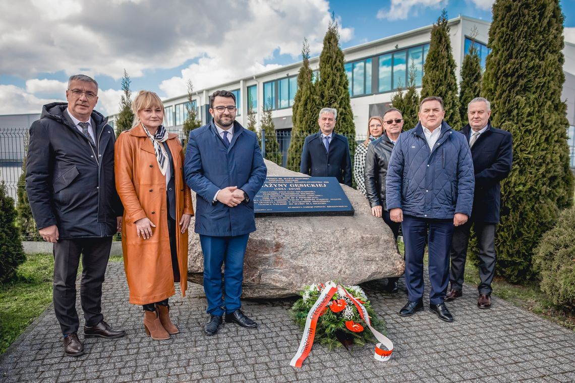 16. rocznica katastrofy smoleńskiej. Starostwo oddało hołd Grażynie Gęsickiej