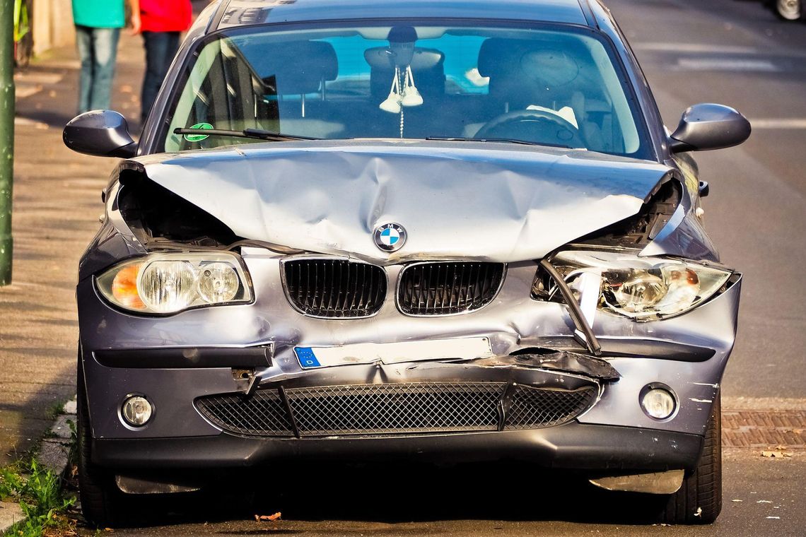 20-latek z Tarnobrzega dachował BMW i stracił prawo jazdy