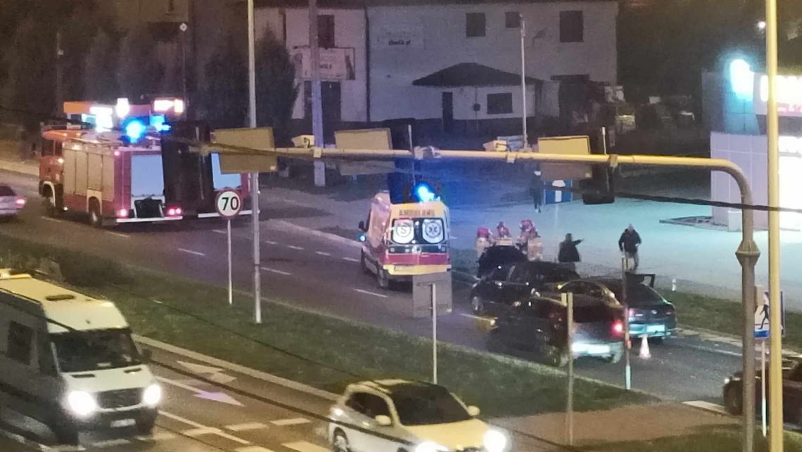 Wypadek na ul. Podkarpackiej. Zderzenie dwóch pojazdów. Ranna 16-latka