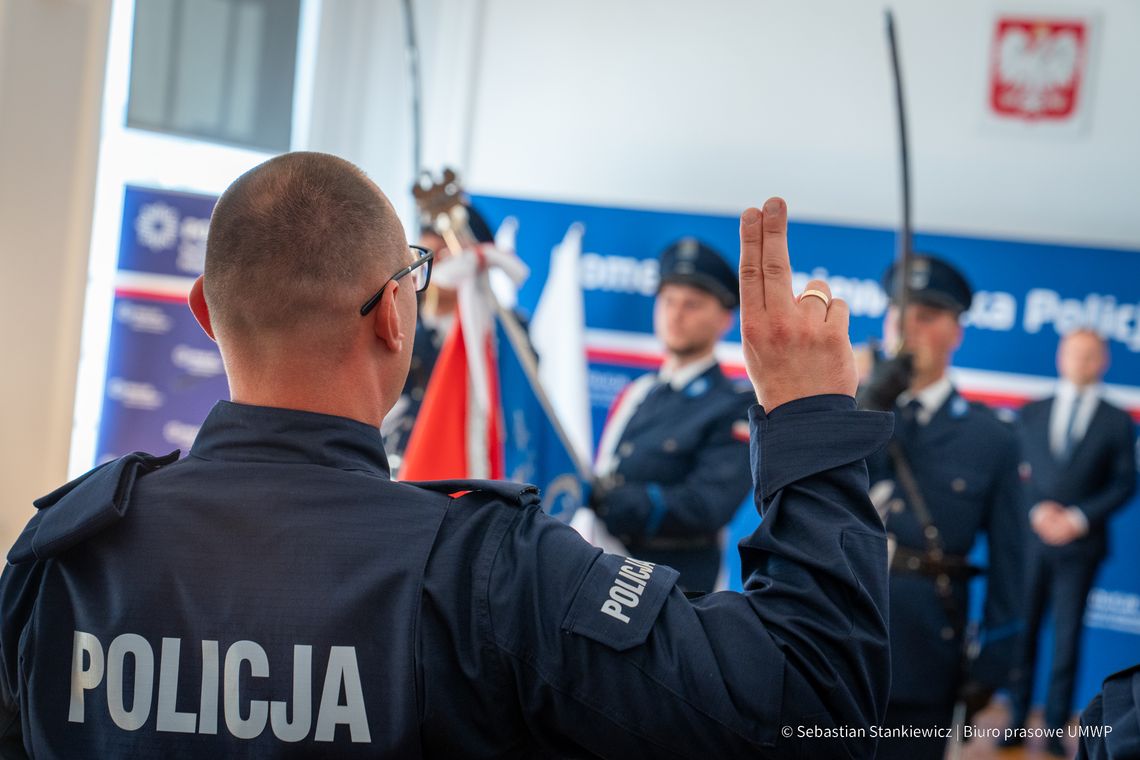 8 nowych policjantów z Podkarpacia złożyło ślubowanie w Rzeszowie