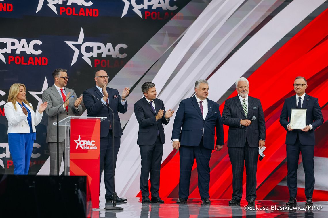 Amerykanie ocenili CPAC w Jasionce: „Kiedy jeden z nas jest atakowany, wszyscy musimy się zjednoczyć”