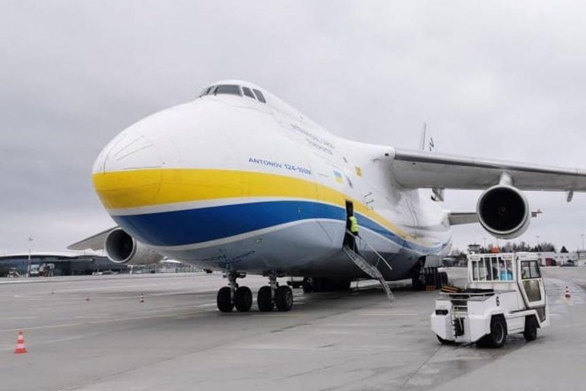 Antonov  An-124 Rusłan ponownie wylądował w Jasionce