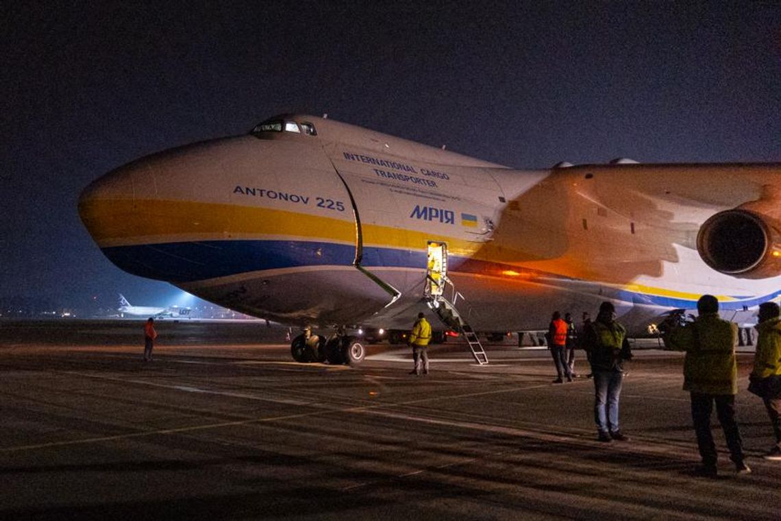 Antonow An-225 Mrija wylądował w Jasionce. [FOTO i WIDEO]