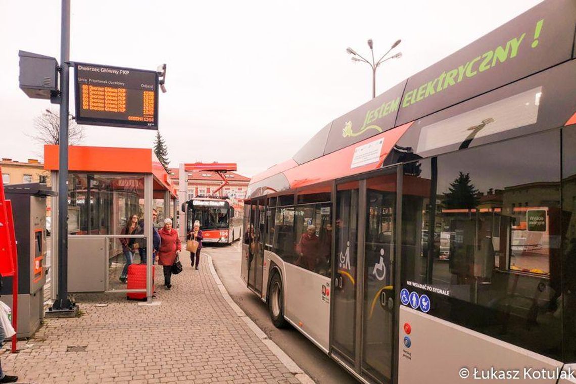 Apel o karanie ludzi w autobusach za brak maseczek