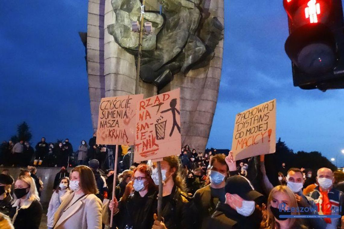 Blokada dróg. Rzeszów strajkuje [Zdjęcia i video]