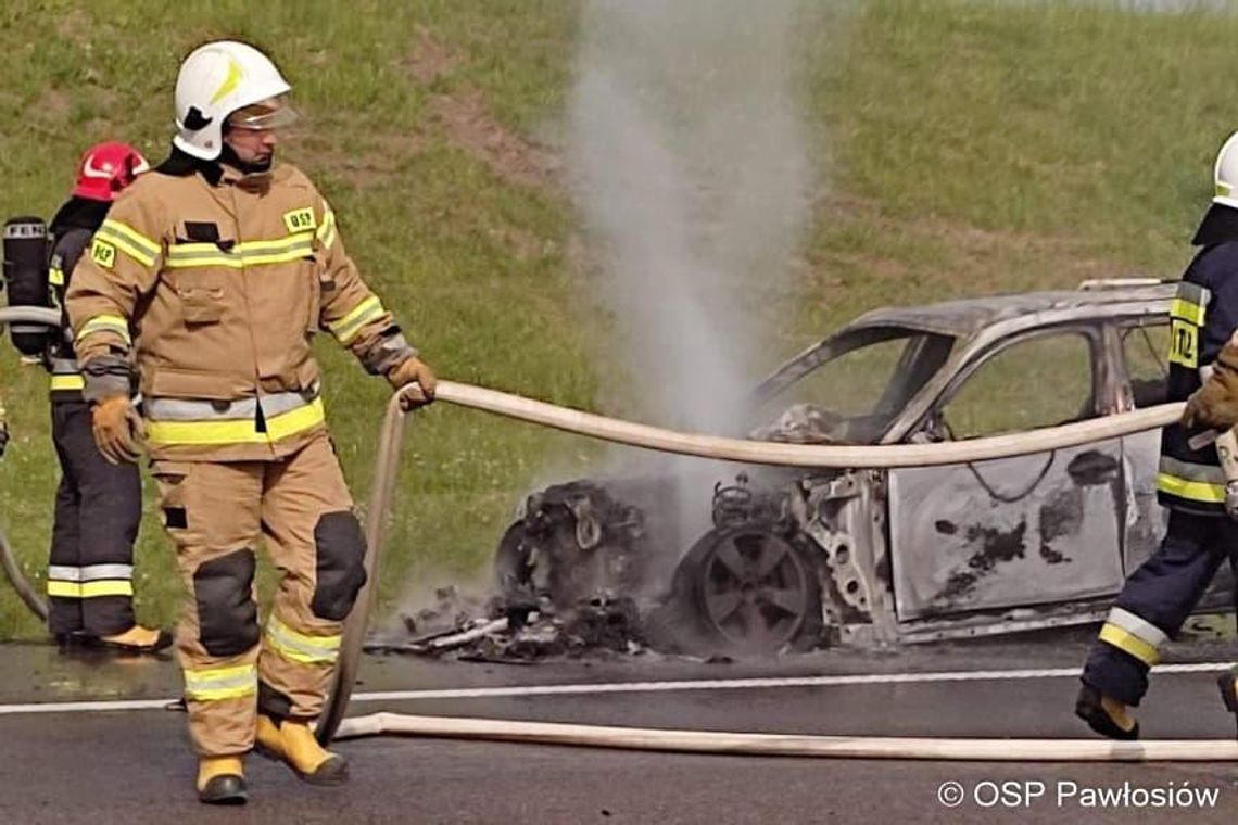 BMW spłonęło na autostradzie A4. Zdjęcia