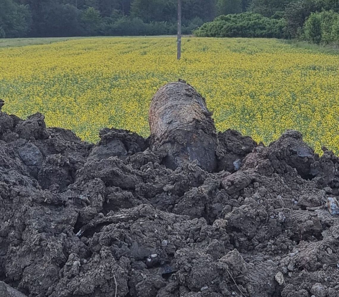 Bomba lotnicza z czasów II wojny światowej w Rzeszowie. Służby zabezpieczyły 60-kilogramowy niewybuch przy ul. Spichlerzowej Bomba lotnicza z czasów II wojny światowej w Rzeszowie. Służby zabezpieczyły 60-kilogramowy niewybuch przy ul. Spichlerzowej
