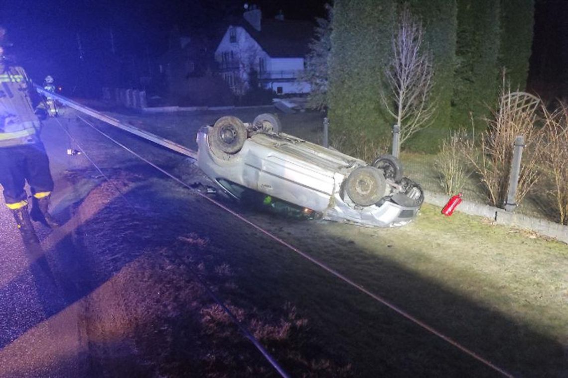 Dachowanie samochodu w Gwoźnicy Górnej. Sprawca był pijany