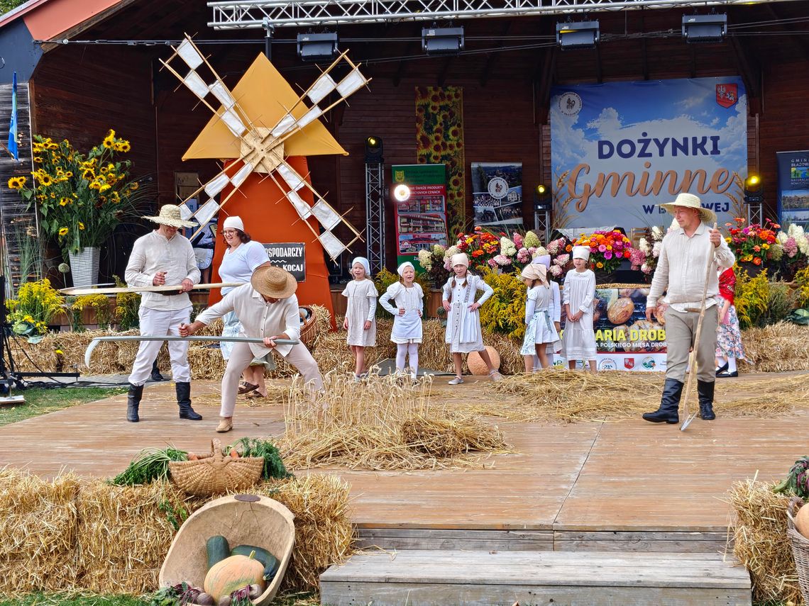Dożynki w Błażowej po raz kolejny przyciągnęły mieszkańców i miłośników lokalnej tradycji