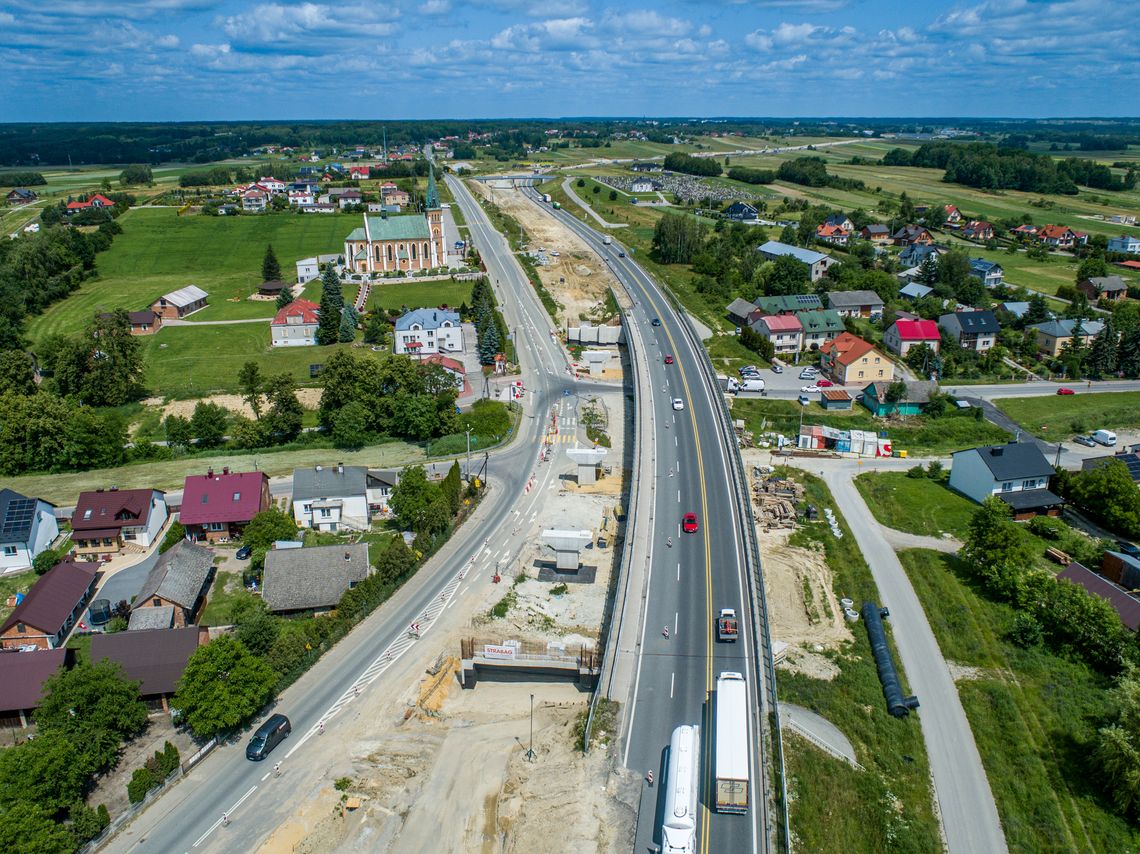 Druga jezdnia na odcinku S19 Sokołów Małopolski Północ - Jasionka na półmetku [FOTO]