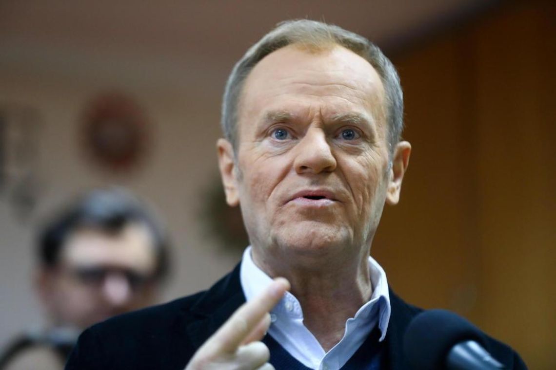 D.Tusk o Rafinerii Gdańskiej: największa afera XXI w. w Polsce; wiceszef MAP: Saudowie kupili tylko 30 proc. udziałów