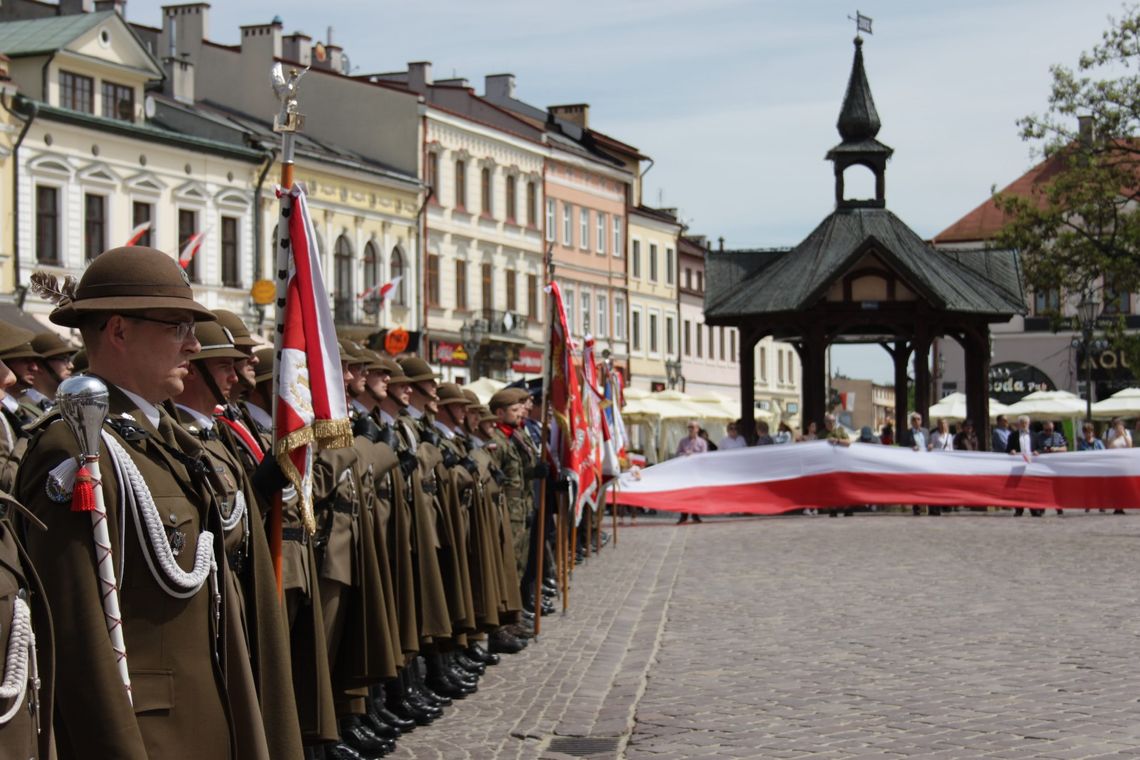 Dumni z biało-czerwonej. Dzień flagi w Rzeszowie [FOTO]