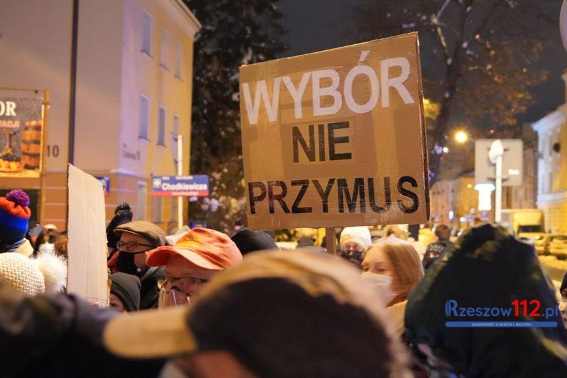 Dzień Kobiet. Chcą całego życia i pełni praw reprodukcyjnych