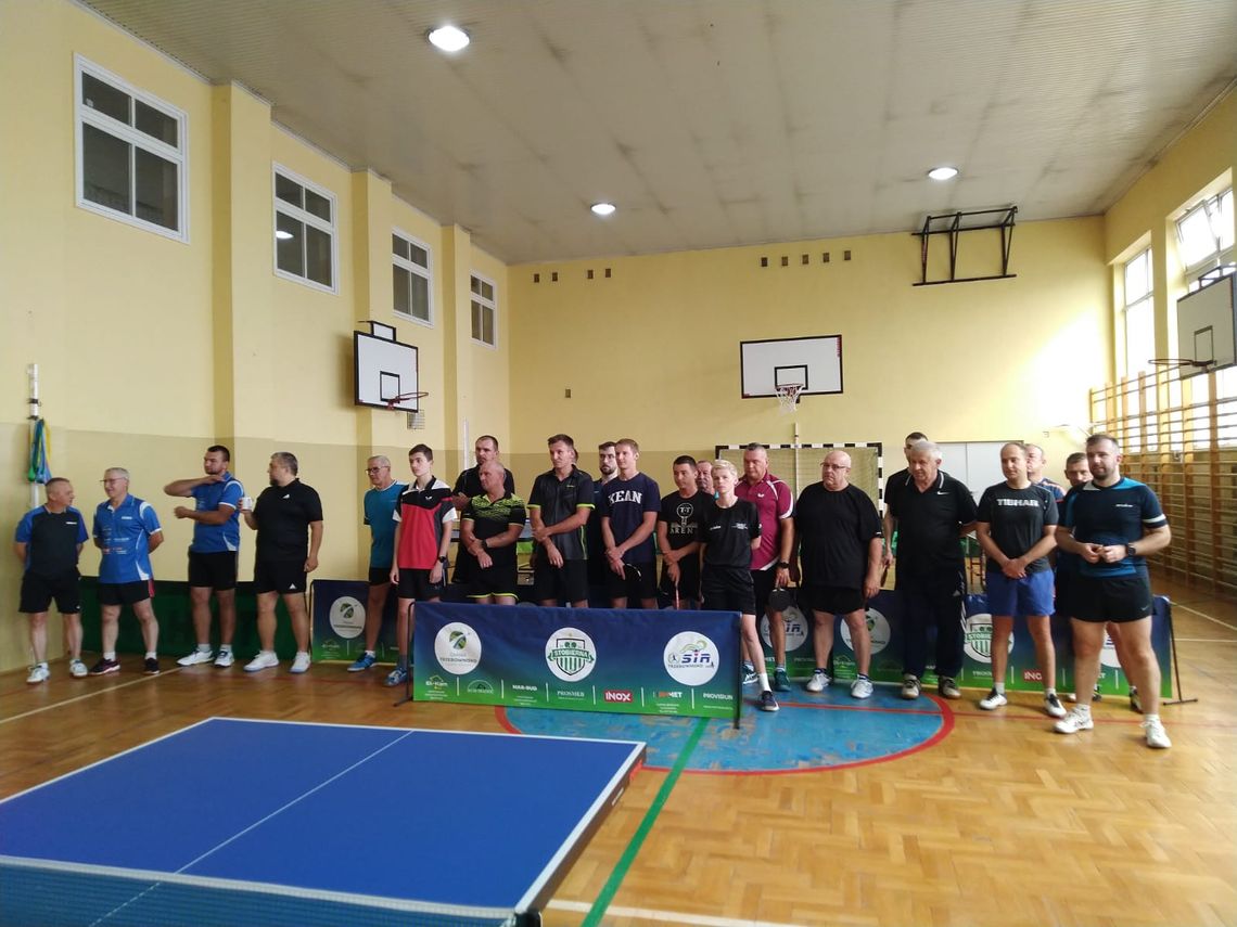 Emocje przy stołach. Za nami I Turniej Tenisa Stołowego w Stobiernej