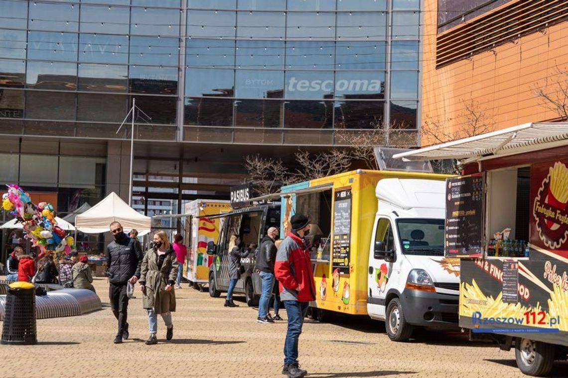 Food trucki przyjechały do Rzeszowa. Czeka nas uczta smaków [FOTO]