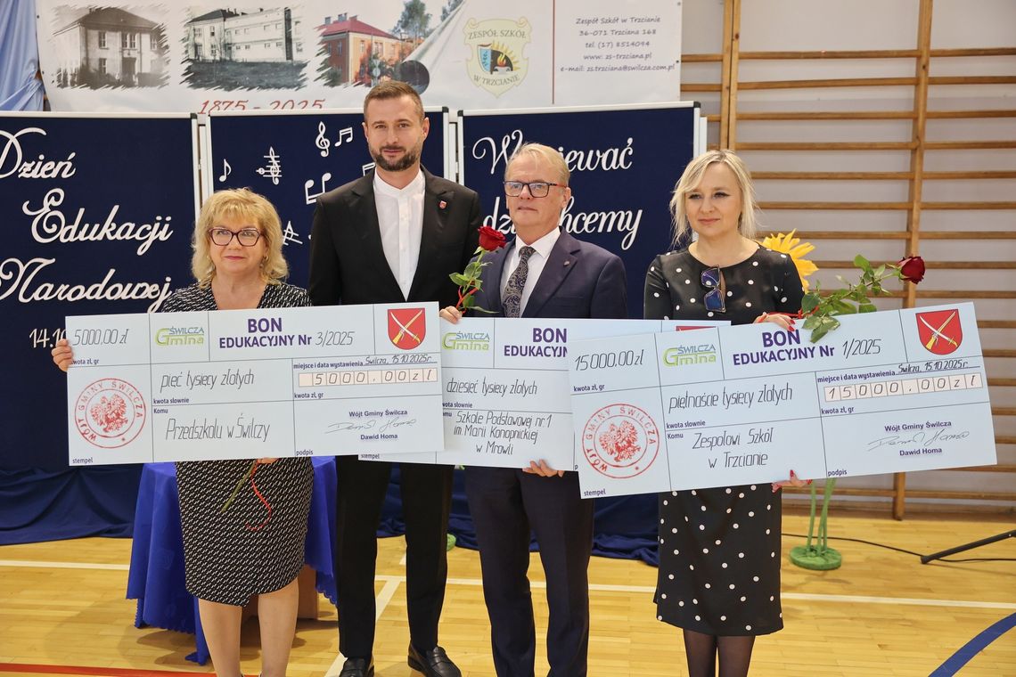 Gminne Obchody Dnia Edukacji Narodowej w Świlczy. Wyróżnienia, podziękowania i gratulacje dla nauczycieli