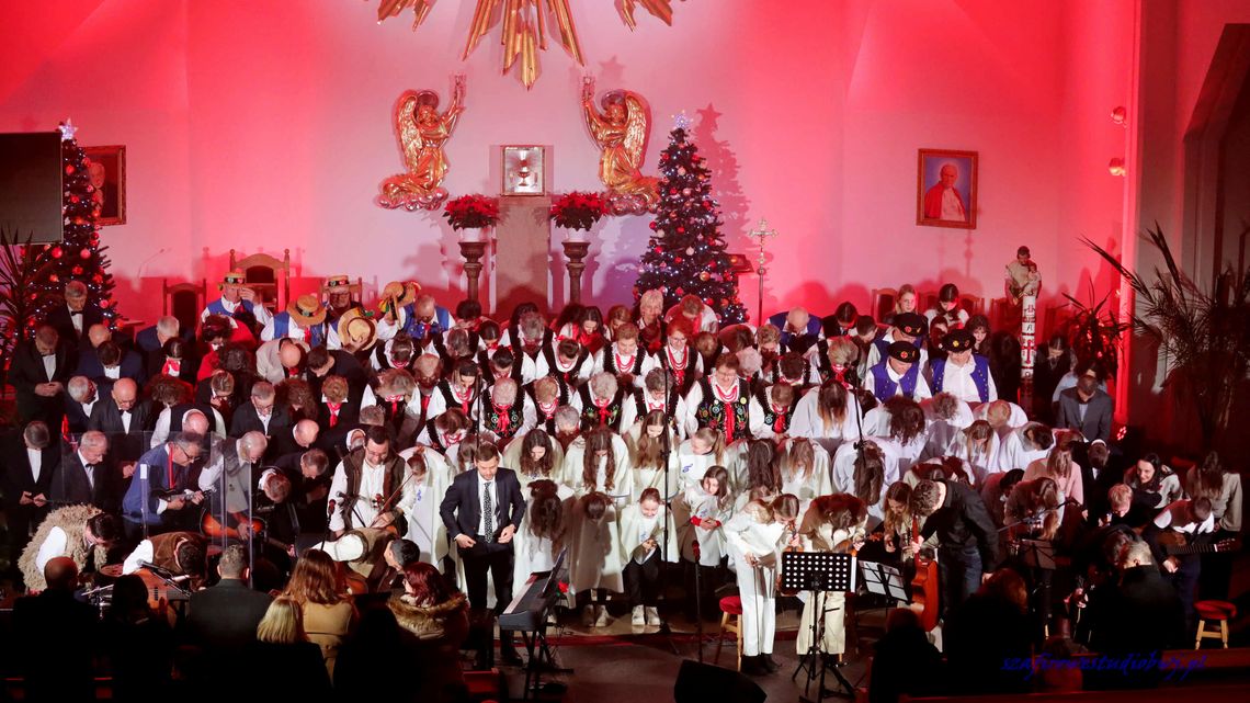 Gminny koncert kolęd w Jasionce dla Bożego Dzieciątka
