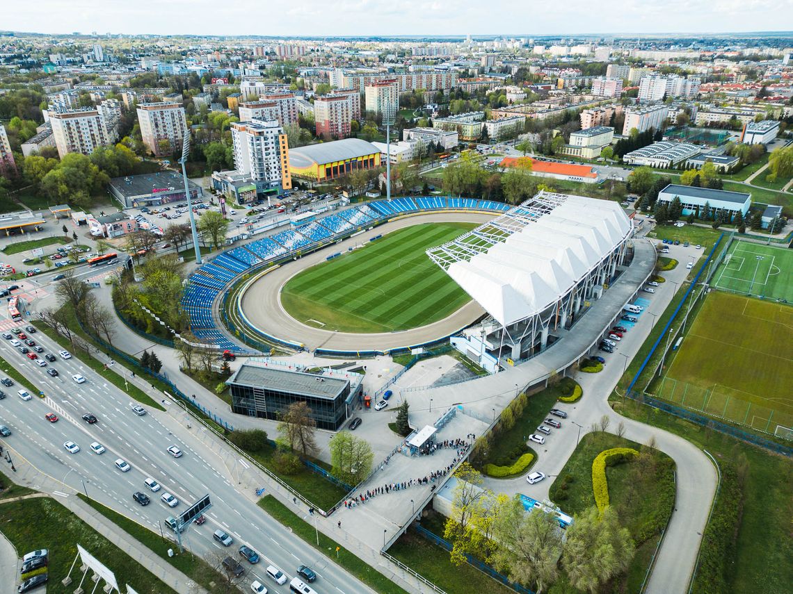 "Gramy o coś więcej". Stal Rzeszów wspiera walkę z nowotworami krwi