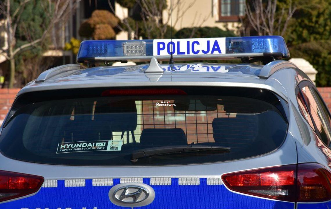 Groźna awantura pod szpitalem. Wyciągnął nóż, terroryzował portiera i rozbił szybę Groźna awantura pod szpitalem. Wyciągnął nóż, terroryzował portiera i rozbił szybę