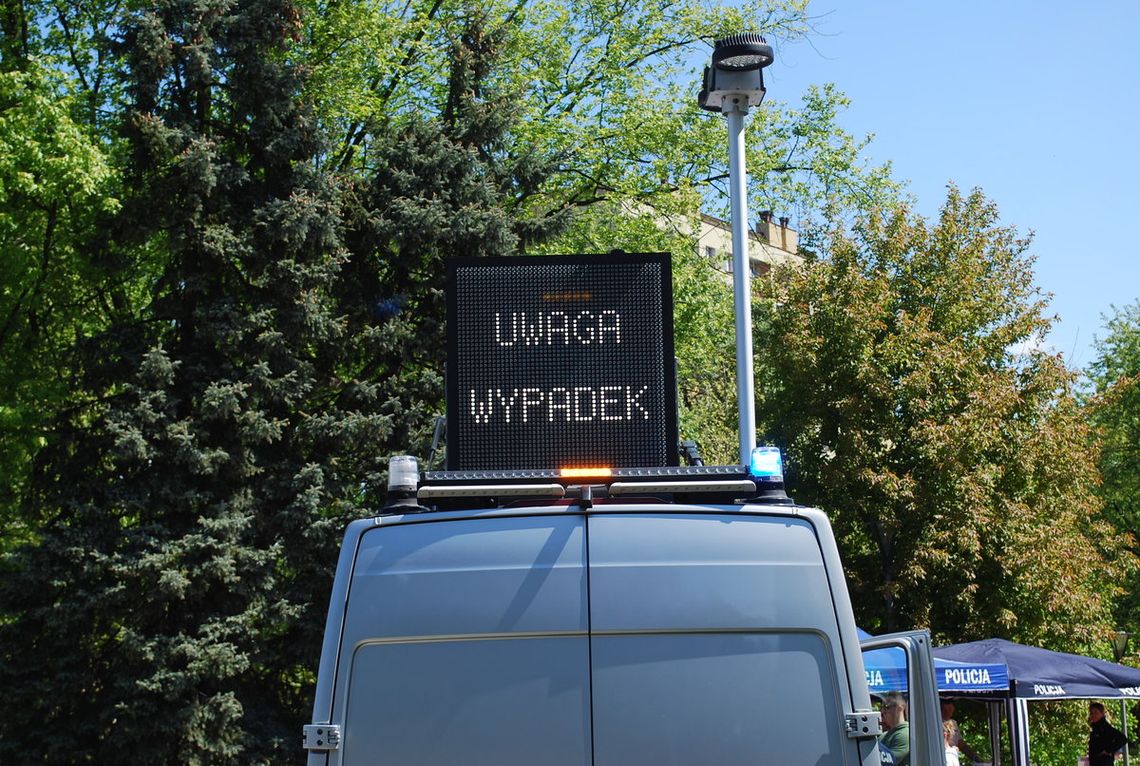 Groźny wypadek na S19 pod Rzeszowem. Zderzenie osobówki i auta dostawczego sparaliżowało ruch w kierunku Lublina Wypadek S19, Jasionka Rzeszów.