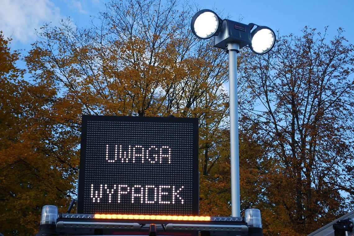 Groźny wypadek o poranku. Autobus zderzył się z samochodem osobowym