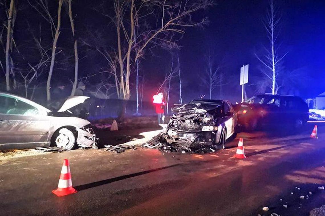 Groźny wypadek w Nowy Borku. Dwie osoby w szpitalu