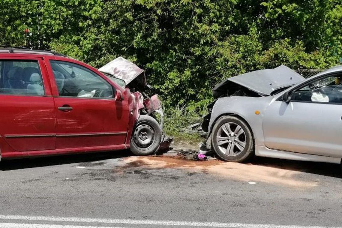 Groźny wypadek w Twierdzy na Podkarpaciu. Auto stanęło w ogniu