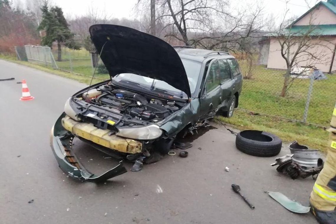 Groźny wypadek z udziałem trzech aut