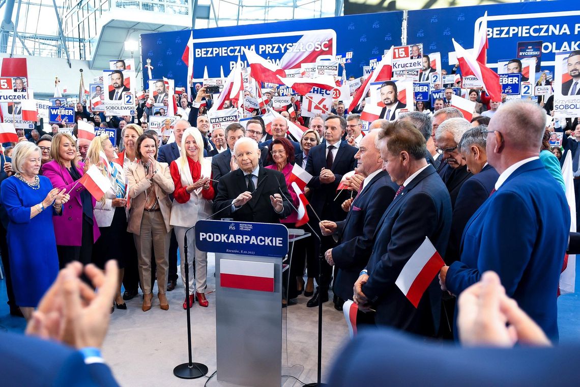 Kaczyński przyjechał do Jasionki, obrażał opozycję i... pojechał