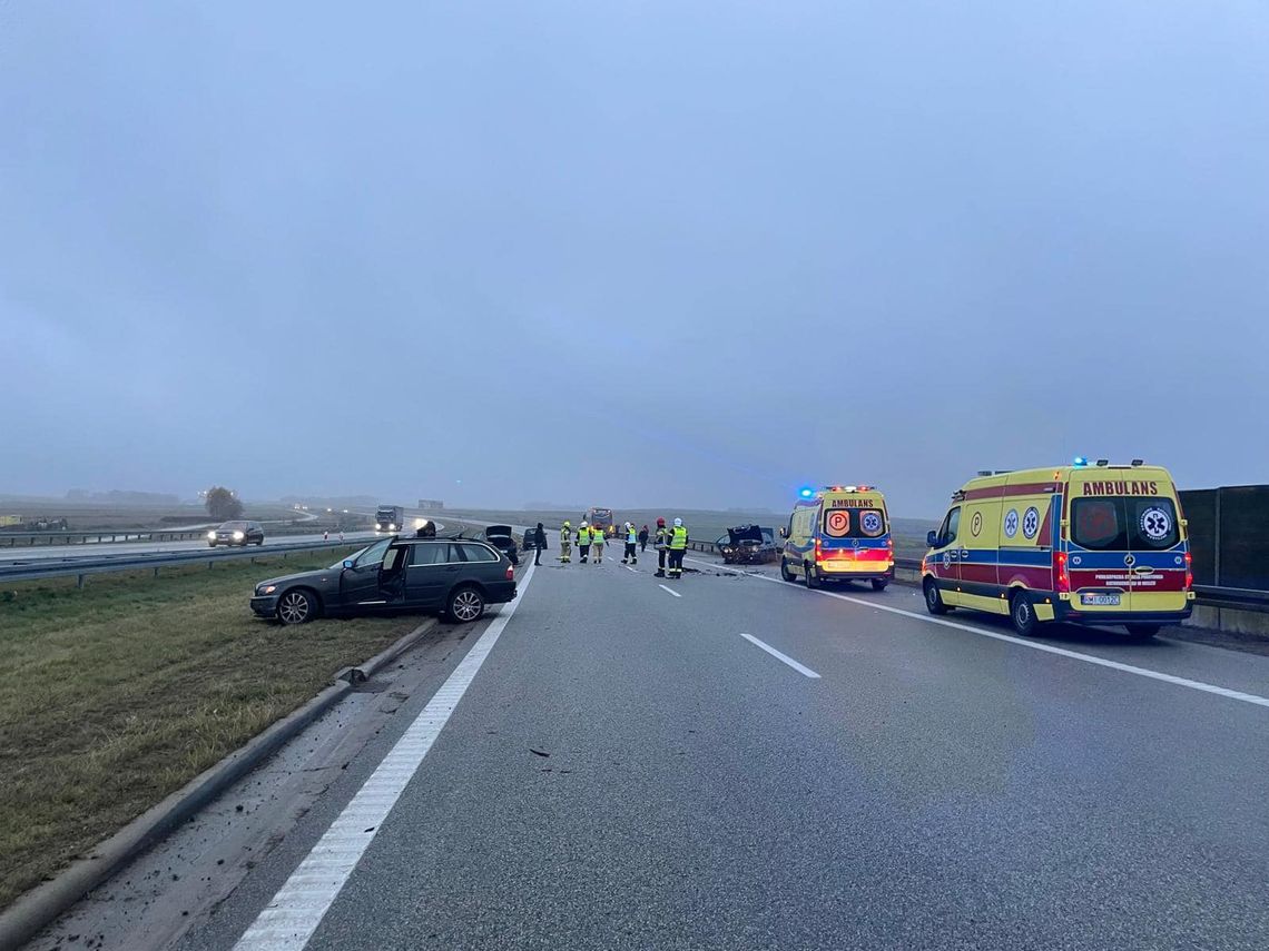 Karambol na podkarpackim odcinku A4. Zderzyło się osiem pojazdów, w tym autobus! [AKTUALIZACJA]