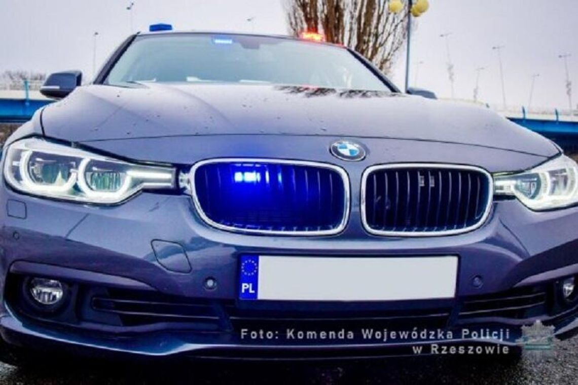 Kierujący jednośladem uciekał przed policjantami