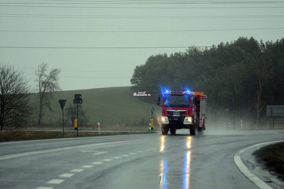 Kłęby dymu nad Wilkowyją. Groźny pożar pustostanu przy ulicy Bałtyckiej! Kłęby dymu nad Wilkowyją. Groźny pożar pustostanu przy ulicy Bałtyckiej!