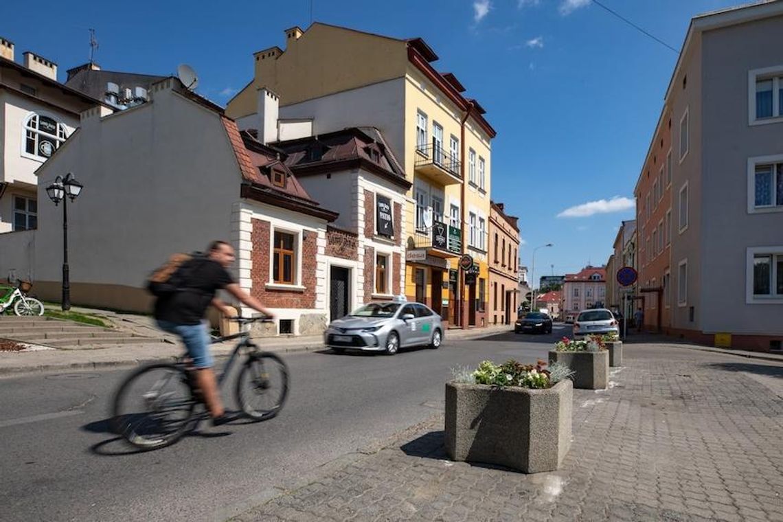 Kolejne blokady w parkowaniu przy ul. Króla Kazimierza 