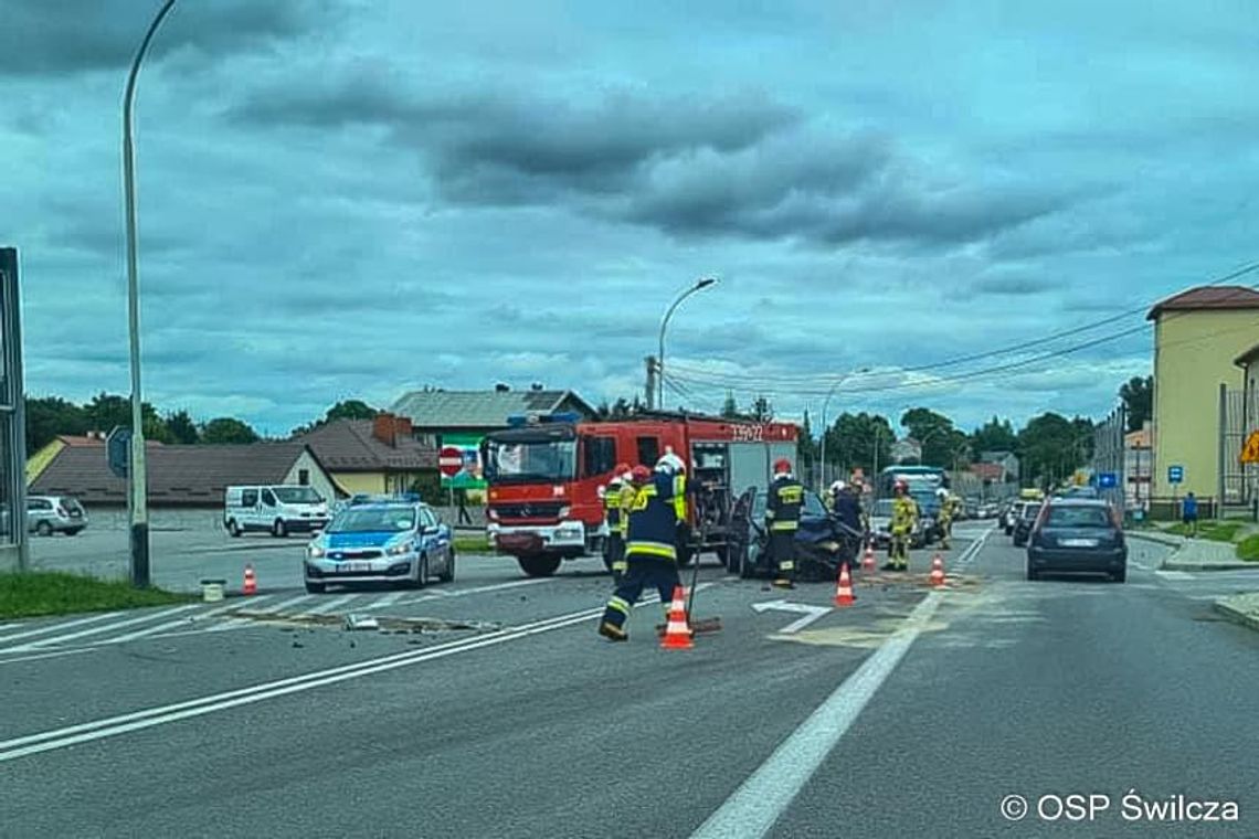 Kolizja dwóch osobówek w Świlczy. [FOTO]