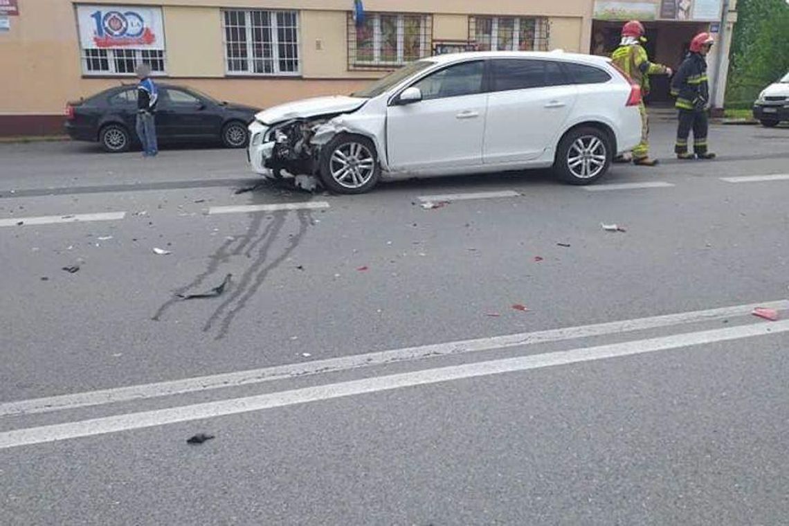 Kolizja z udziałem dwóch samochodów w Nowej Wsi [Foto]