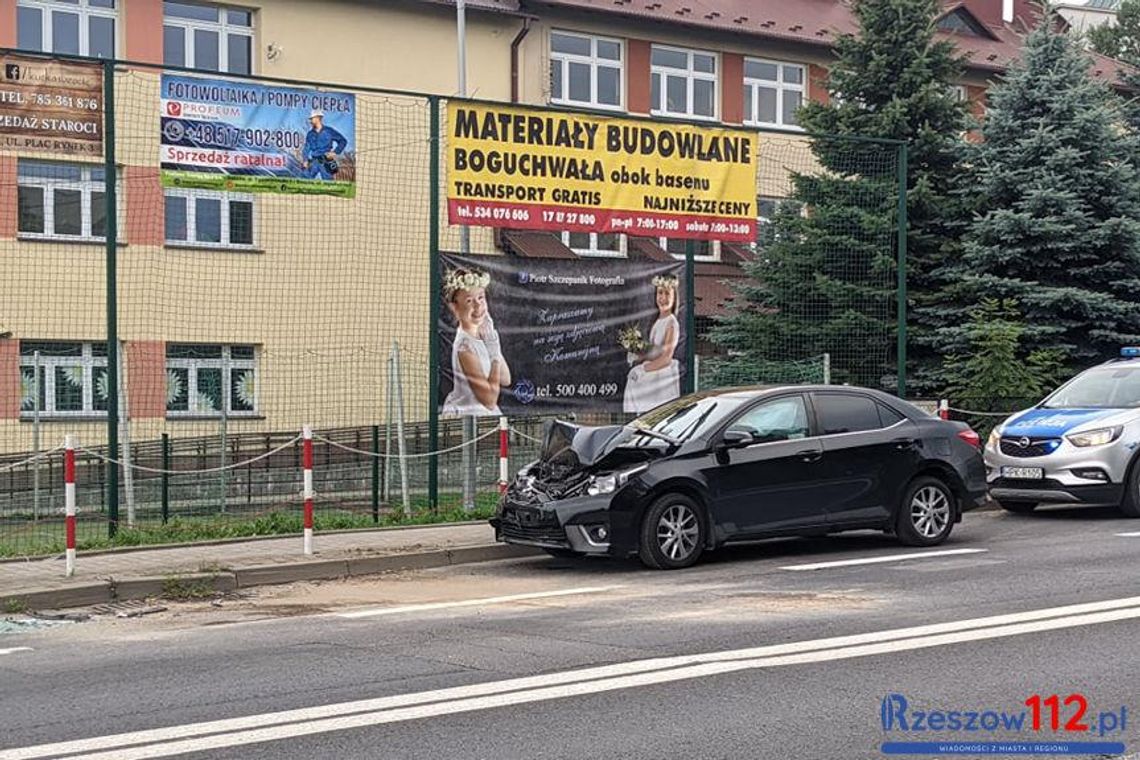 Kolizja z udziałem trzech samochodów w Boguchwale