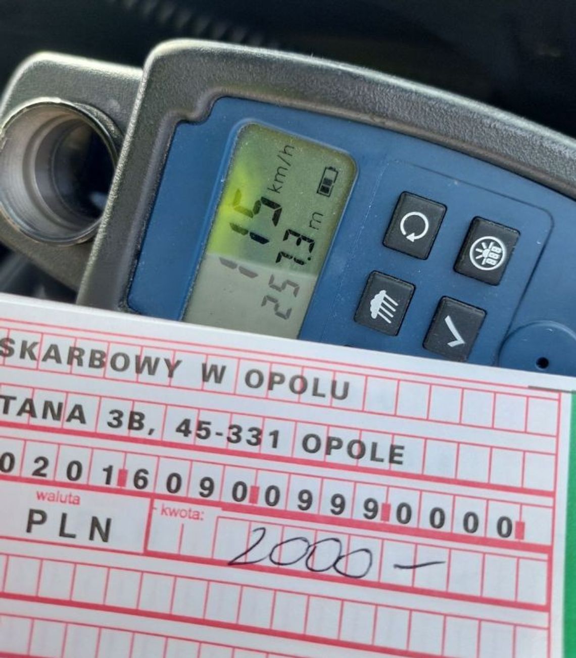 Kolosalny mandat dla kierowcy. Pędził 115 km/h w terenie zabudowanym