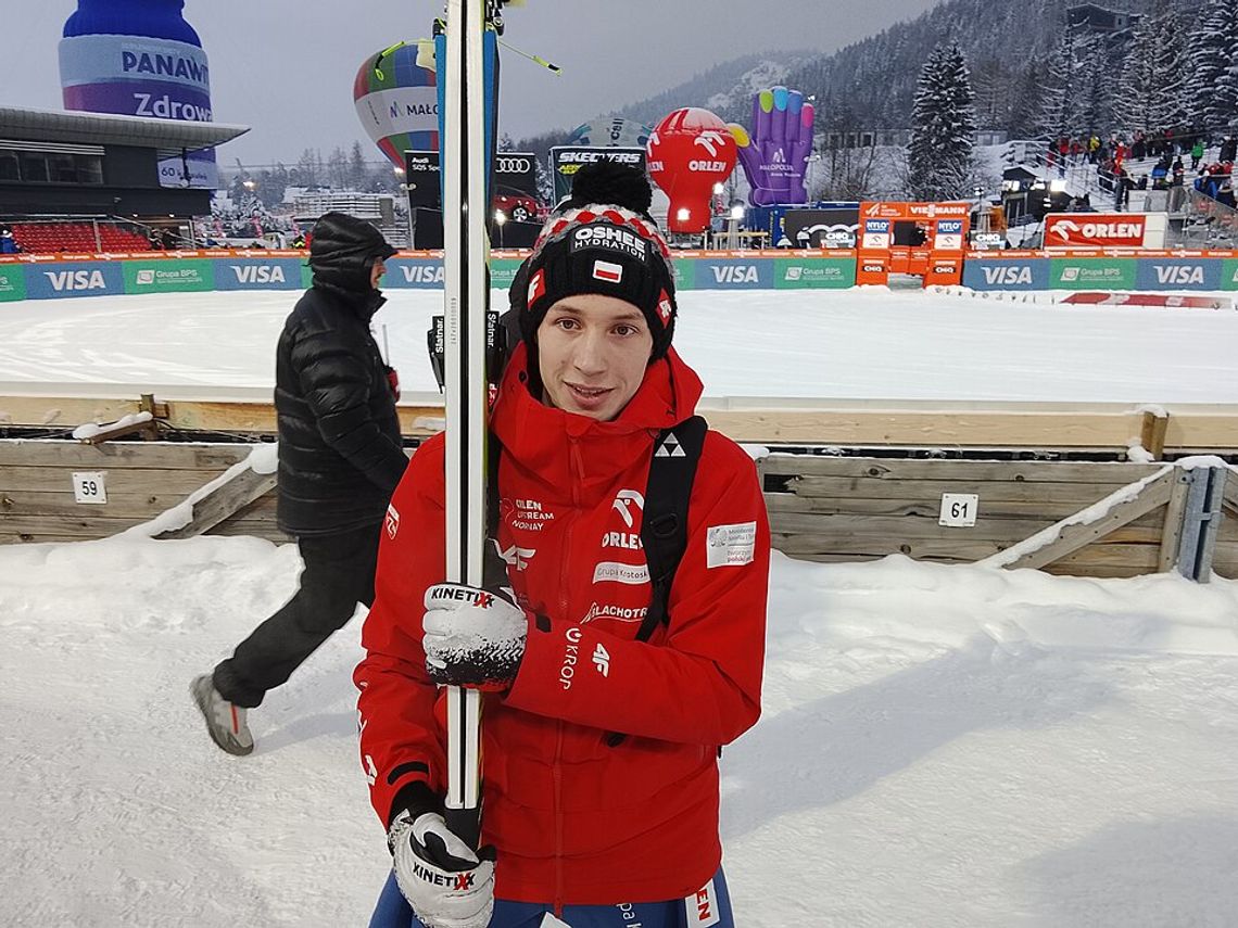 Mamy srebro w skokach w Predazzo! 19‑letni Kacper Tomasiak spełnia olimpijskie marzenia