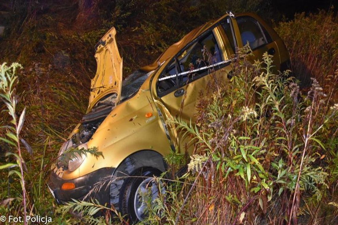 Matiz w rowie. Śmiertelny wypadek w Jeżowem