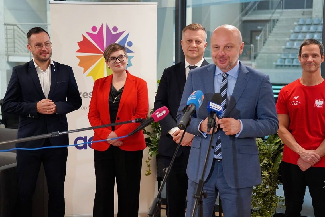 Miasto szuka partnera tytularnego dla pływalni przy ul. Matuszczaka Miasto szuka partnera tytularnego dla pływalni przy ul. Matuszczaka