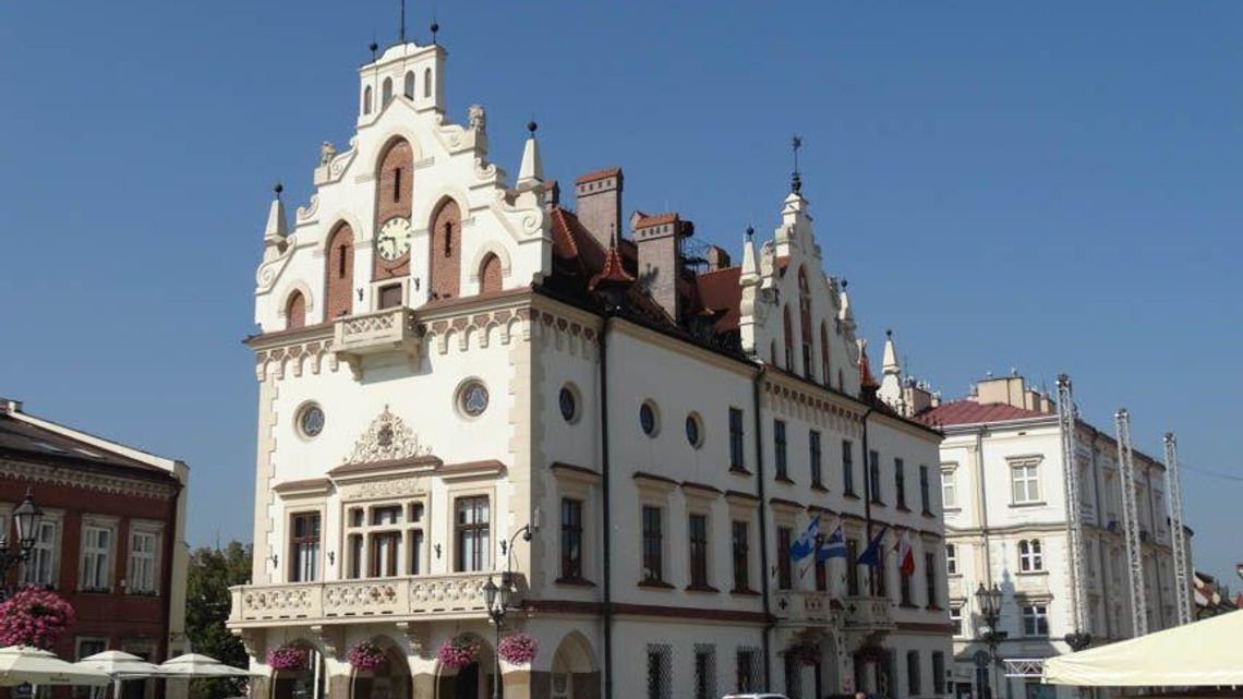 Miasto w zawieszeniu. Czy prezydent Fijołek uzyska absolutorium? [ZAPOWIEDŹ SESJI RM]