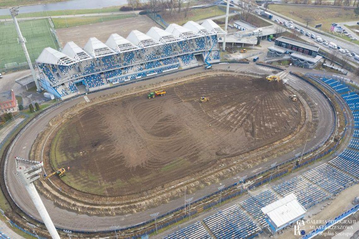 Miasto wyremontuje dach na stadionie miejskim