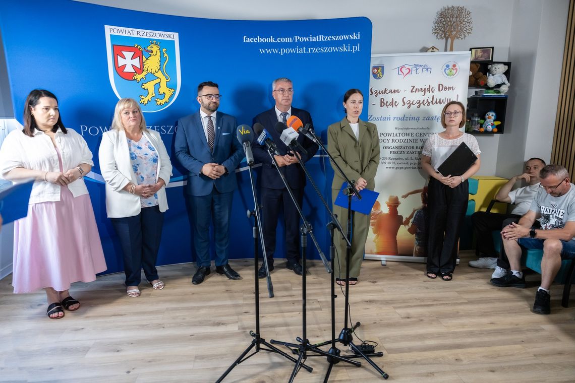 Miłość nie zna DNA. Powiat Rzeszowski apeluje o zakładanie rodzin zastępczych [REPORTAŻ]