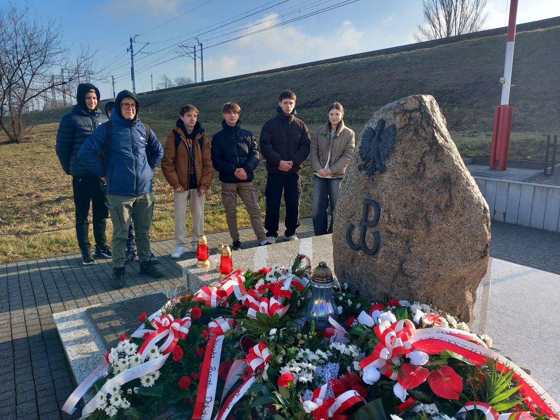 Młodzież OHP upamiętniła ofiary II wojny światowej