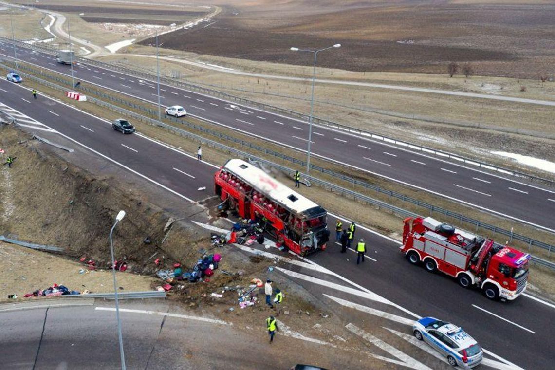 Na A4 nadal utrudnienia. Część uczestników wypadku wróciła do domu