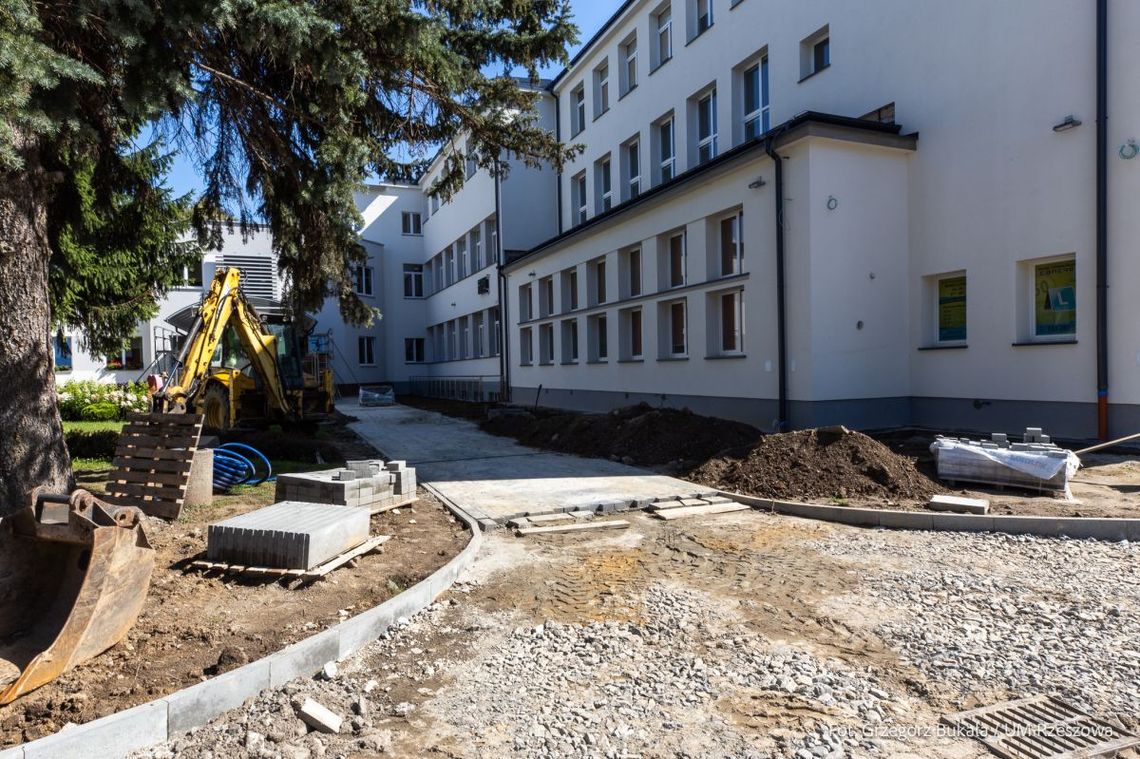 Na Hetmańskiej finał prac coraz bliżej. „Elektronik” z nowym skrzydłem i lepszym zapleczem