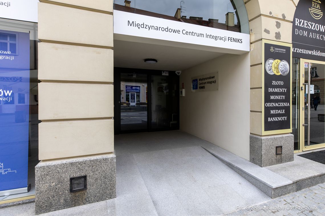 Nauka bezpiecznego internetu dla dorosłych. W Rzeszowie ruszył Klub Rozwoju Cyfrowego