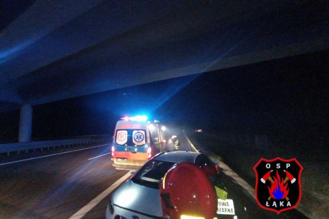 Nocny wypadek na A4 pod Rzeszowem. Kierująca Kią uderzyła w bariery