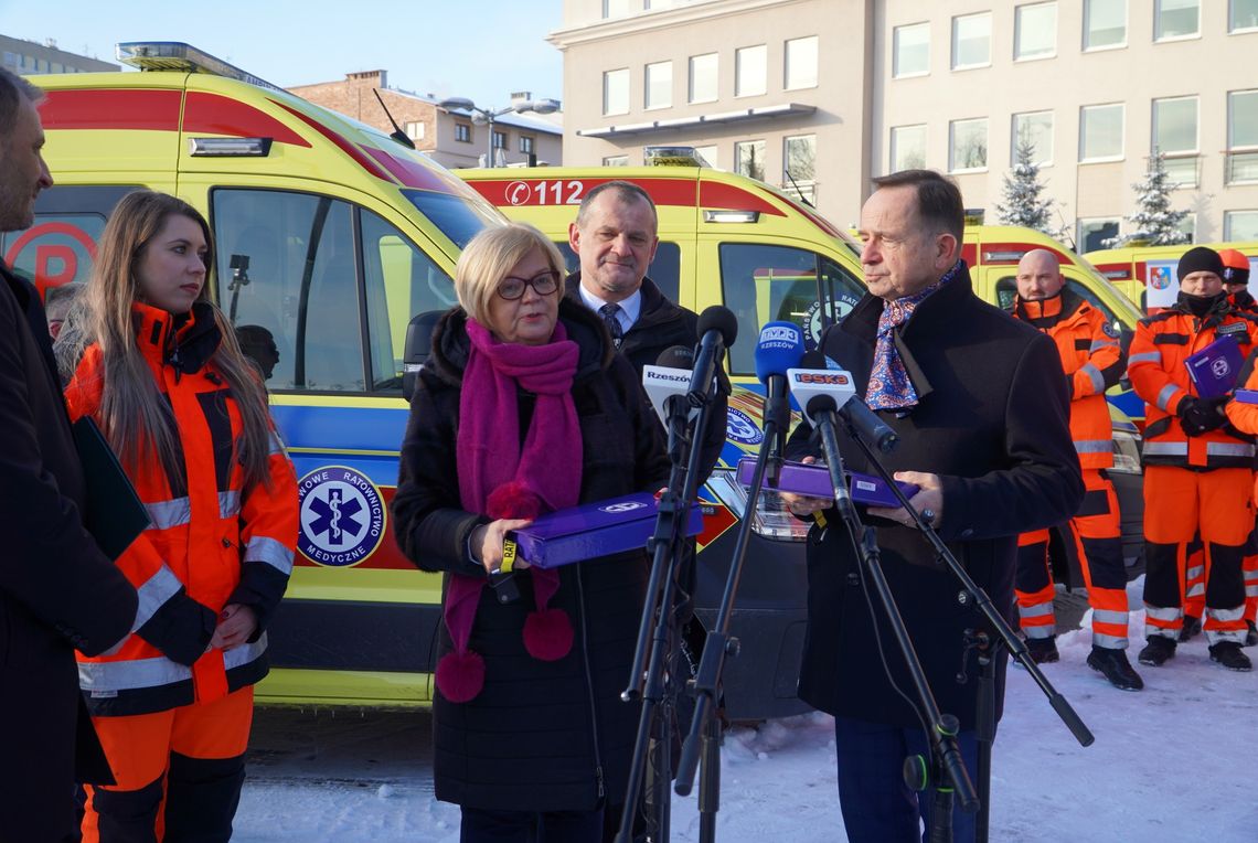 Nowe ambulanse dla Wojewódzkiej Stacji Pogotowia Ratunkowego w Rzeszowie