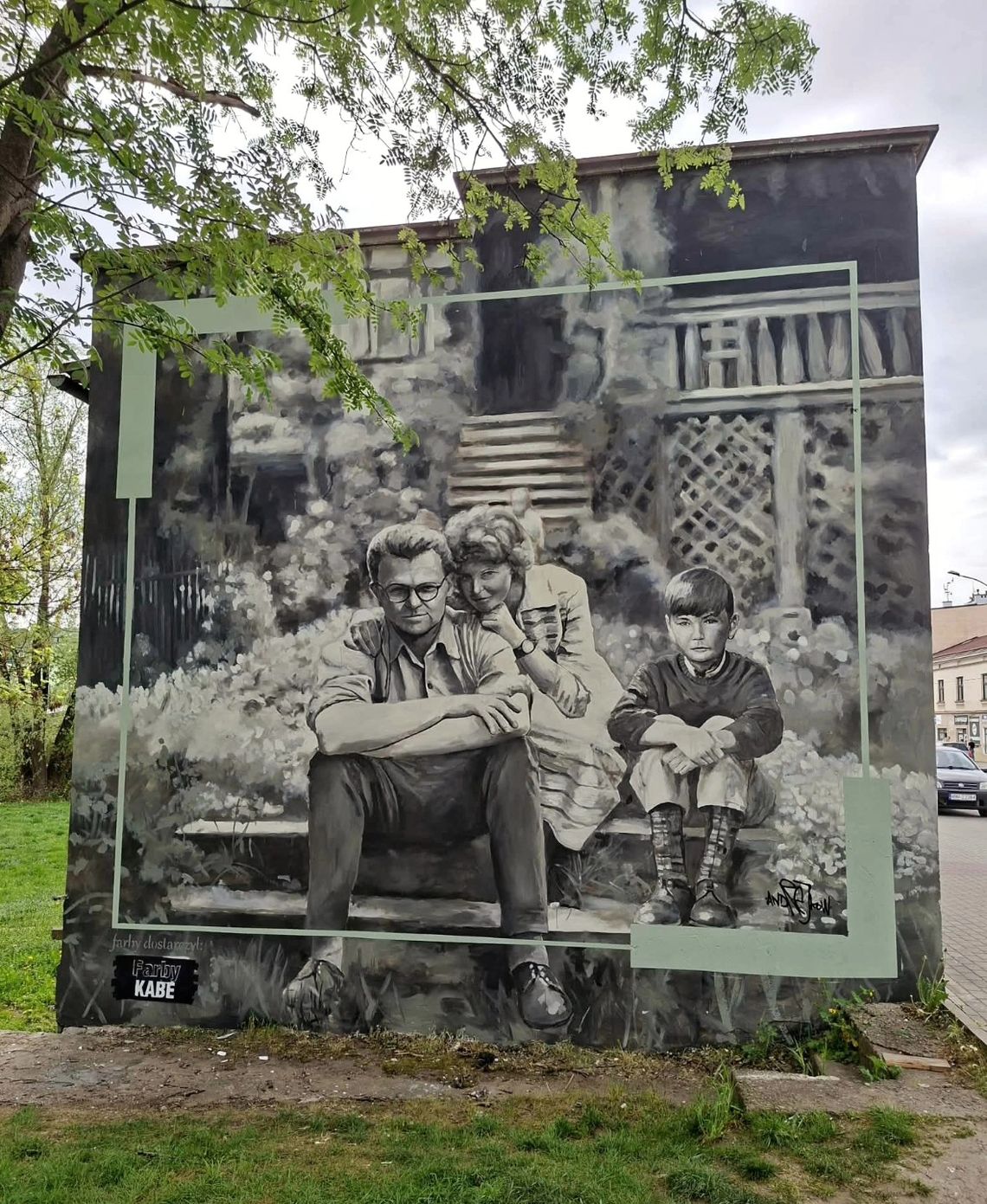 Nowy mural rodziny Beksińskich już w Sanoku!